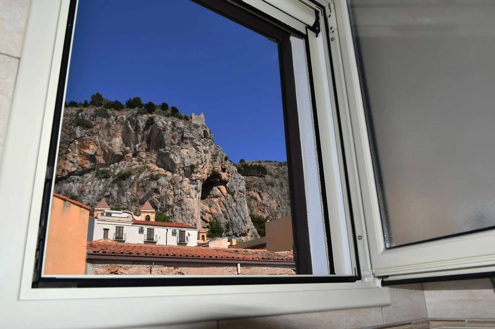 Vista Apartment Cefalu 0*,  Italy