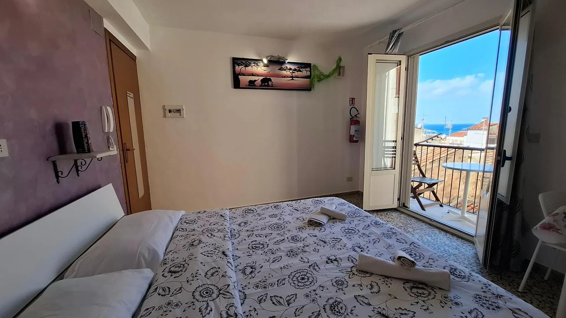Vista Apartment Cefalu Italy